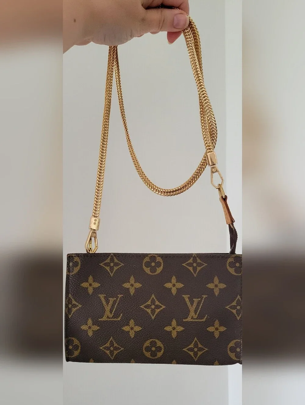 Authentic Louis Vuitton Brown Monogram Pouch - Picture 1 of 15